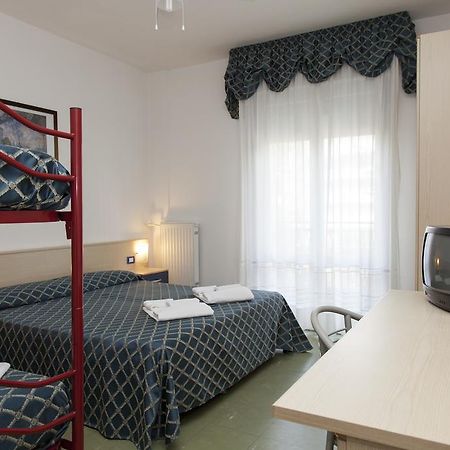 לידו די ג'סולו Hotel Oceanic מראה חיצוני תמונה
